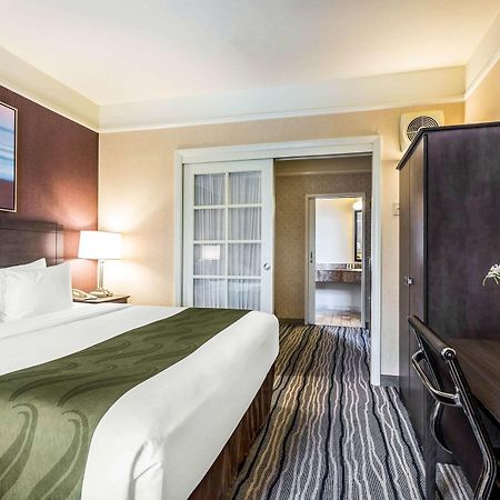 Ramada Suites By Wyndham San Diego Exterior photo