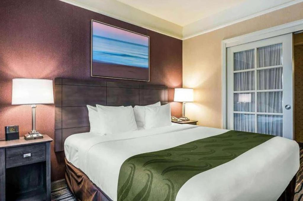Ramada Suites By Wyndham San Diego Exterior photo