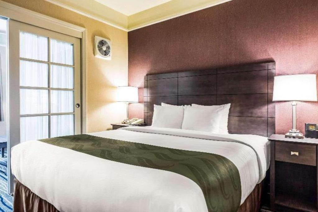 Ramada Suites By Wyndham San Diego Exterior photo